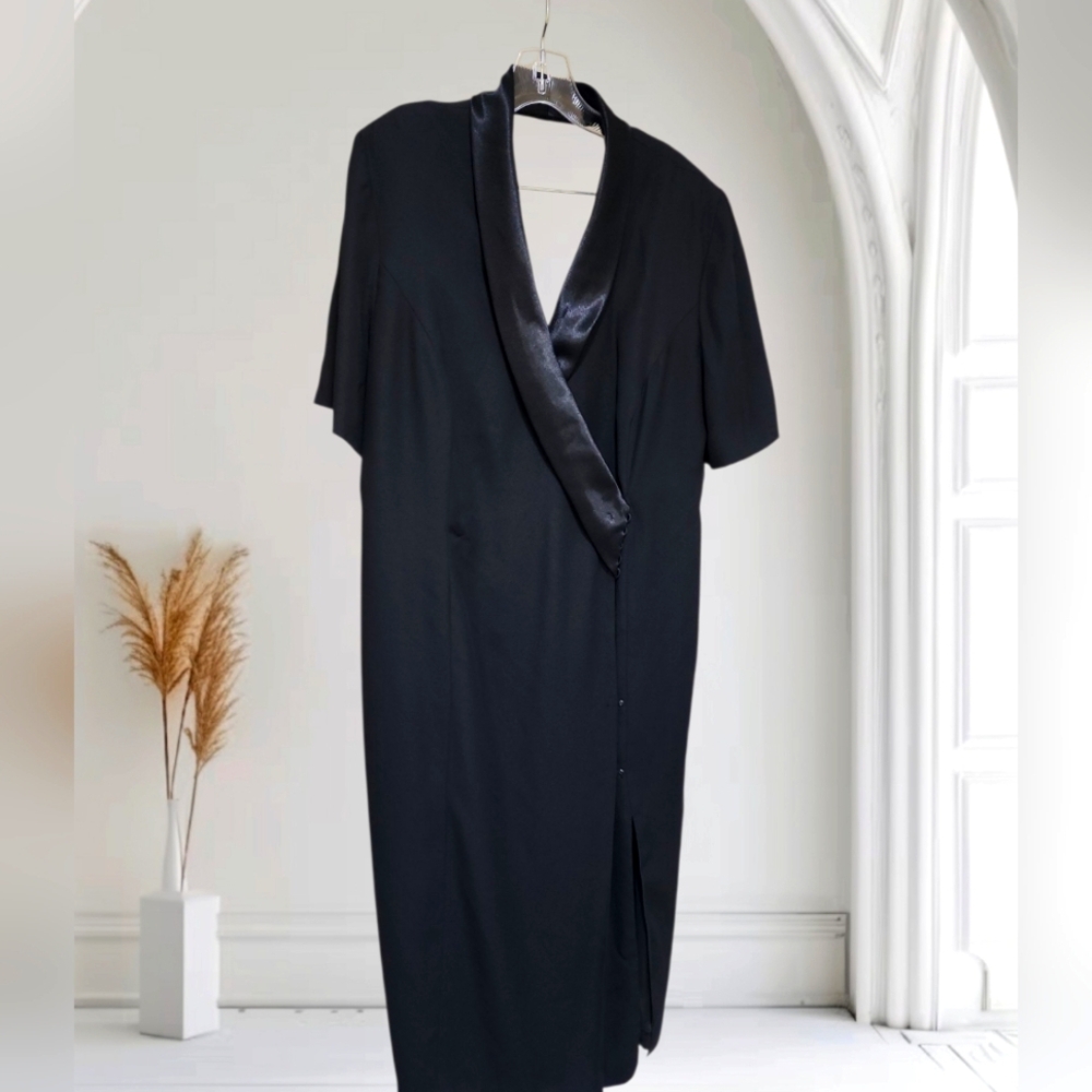 Title:Maggy London Black Satin Lapel Wrap Dress 18